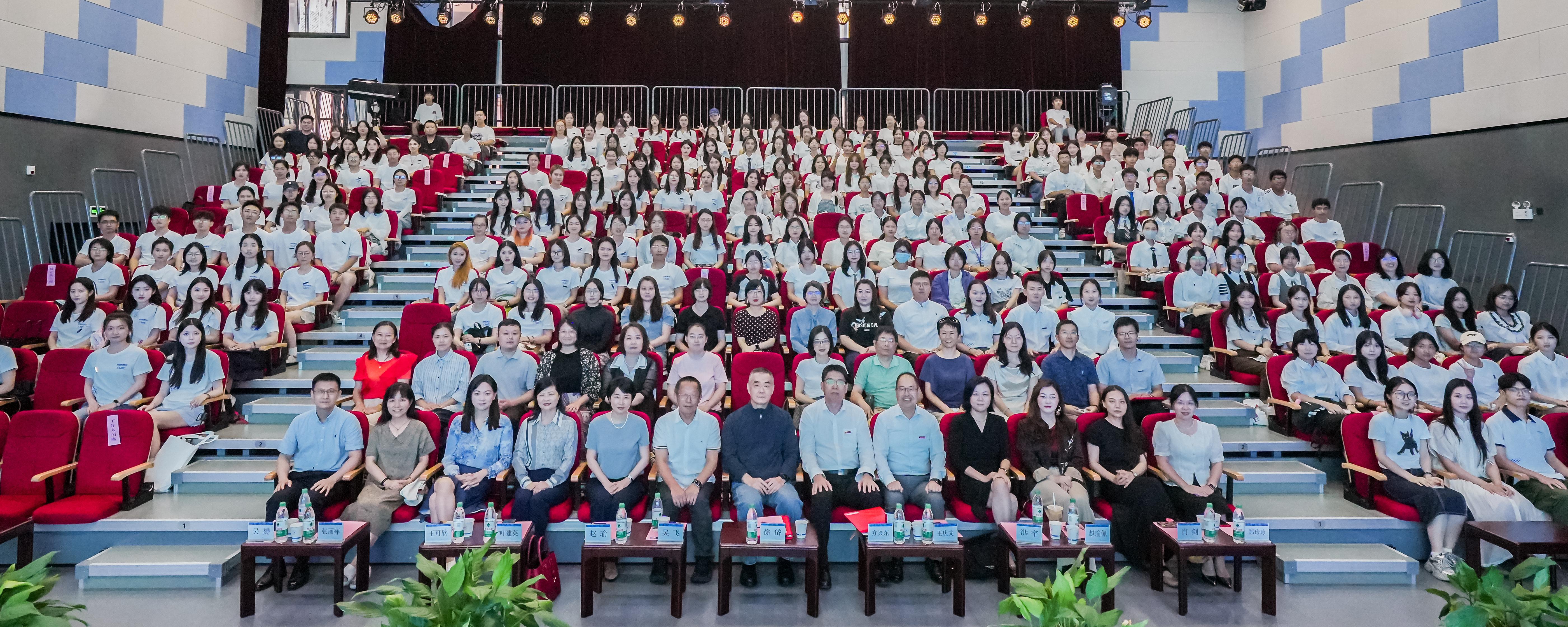 “青媒”启新程,携手赴星辰——日本无码av-日本无码成人影片
2024年开学典礼圆满举行